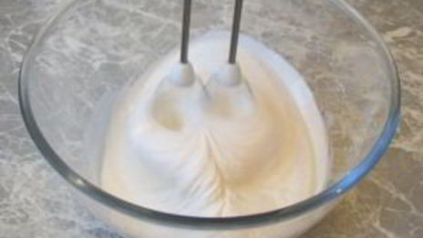 безе с кремом и фруктами