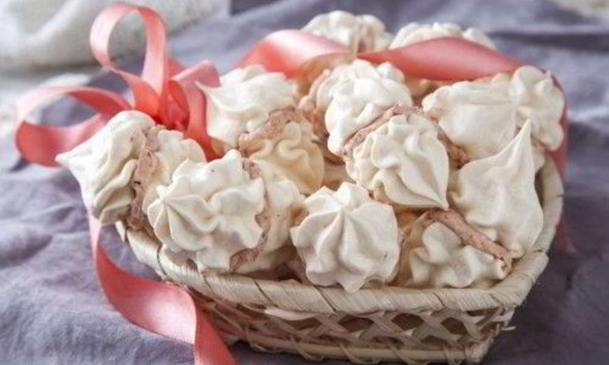 Рецепт безе в мультиварке с нежным кремом