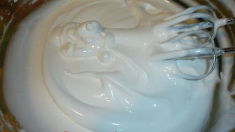 французский десерт шоколадное безе