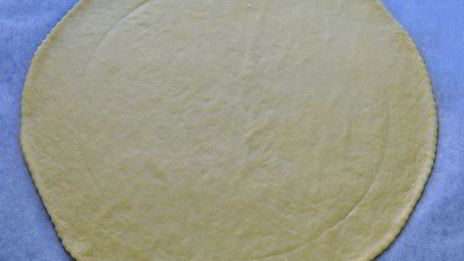 галета с безе и ягодами