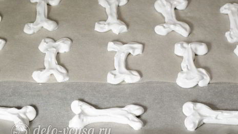 кости из безе на хэллоуин