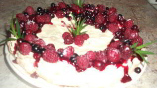 Торт-безе Рождественский венок