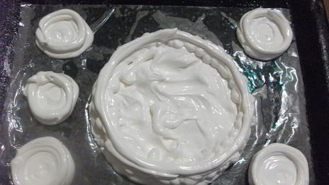 торт-безе рождественский венок