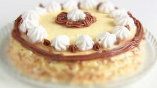 Торт-безе с масляным кремом