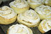 Творожные булочки с начинкой Безе