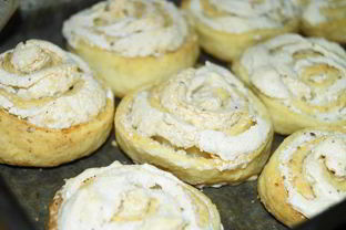 Творожные булочки с начинкой Безе