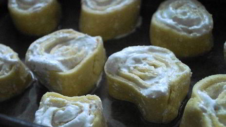 творожные булочки с начинкой безе