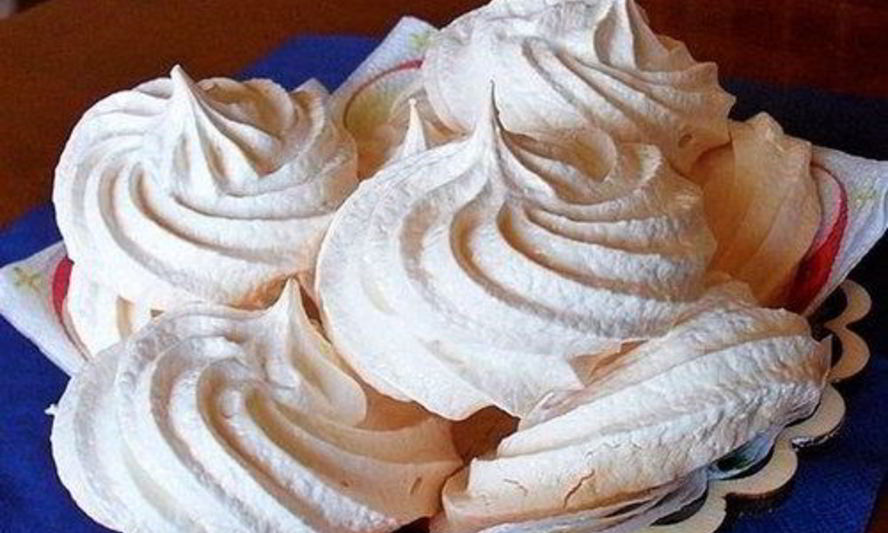 Рецепт воздушного безе из яичных белков