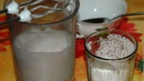 десерт из взбитых белков