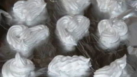 десерт из взбитых белков