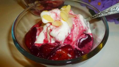 десерт из запеченных слив