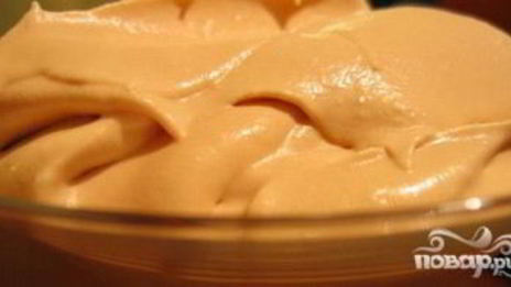 десерт с йогуртом, черносливом и бренди