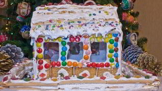 Домик из конфет