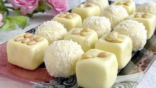 Конфеты Барфи с кешью и кедровыми орешками