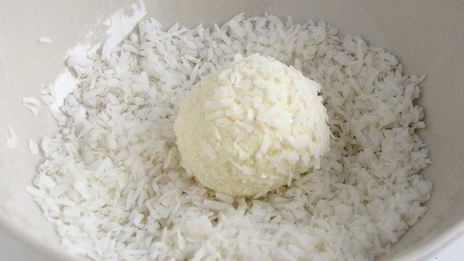 конфеты барфи с кешью и кедровыми орешками