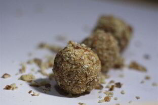 Конфеты из фундука и сухофруктов