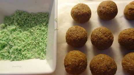 конфеты ручной работы на меду с орехом пекан