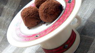 Шоколадные конфеты с пралине из кешью