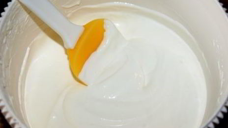 бисквит на горячем молоке со сметанно-йогуртовым кремом