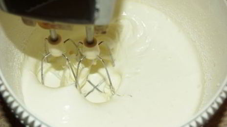 бисквит на горячем молоке со сметанно-йогуртовым кремом