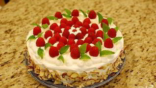 Бисквит с белковым кремом