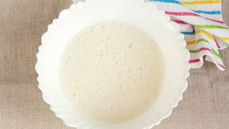 бисквит с клубникой и сливочным кремом