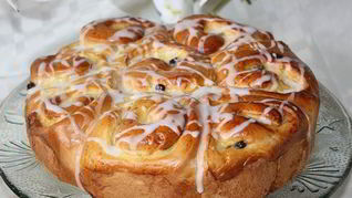 Домашние булочки-бриоши с кремом патисьер