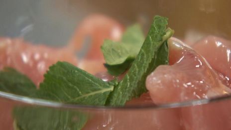 фунчоза с кремом из цукини и курицей