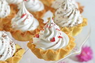 Корзиночки с белковым кремом