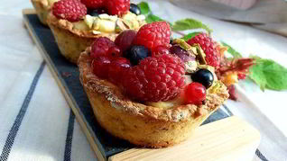 Корзиночки с ванильным кремом и свежими ягодами