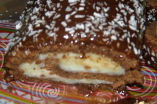 Шоколадный рулет с кремом