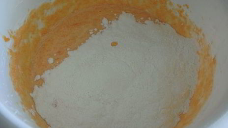 тыквенный рулет с джемом и кремом