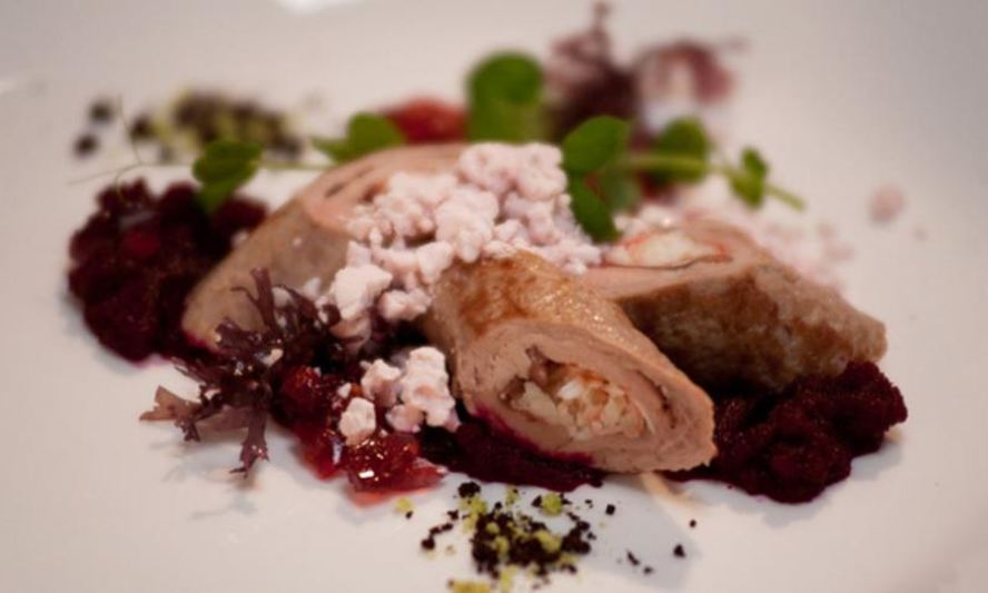 Рецепт рулета из краба и телятины с вишневым мармеладом