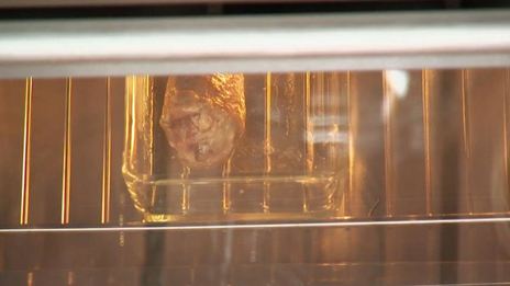 рулет из краба и телятины с вишневым мармеладом