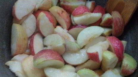 яблочный мармеладный рулет