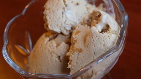 мороженое медово-лимонное с орехами