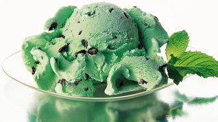 Мятное мороженое с шоколадом