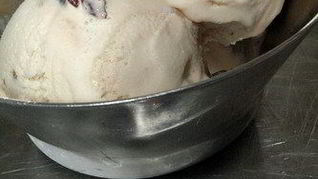 Ромовое мороженое с изюмом