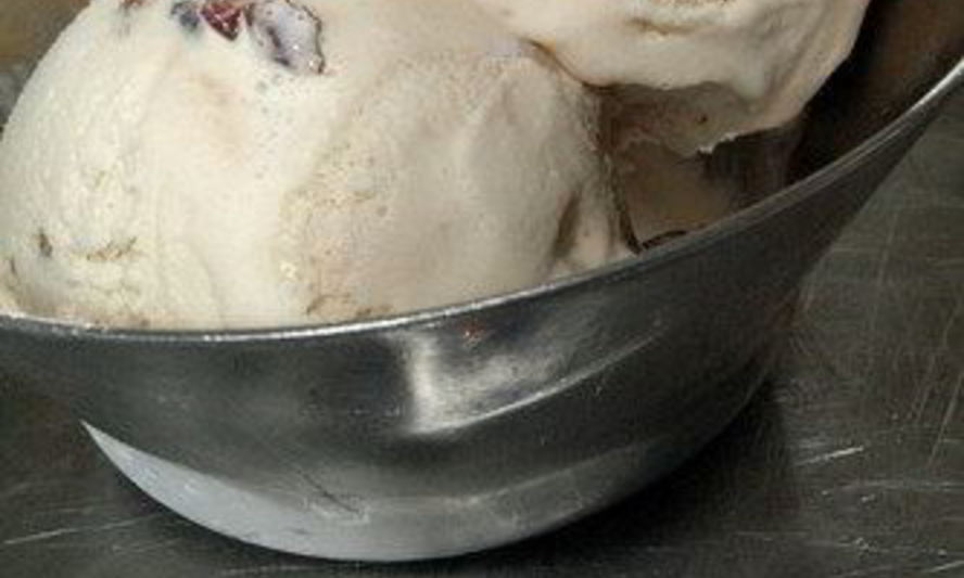 Рецепт ромового мороженого с изюмом