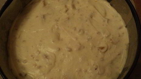 торт-мороженое с меренгой и фруктами