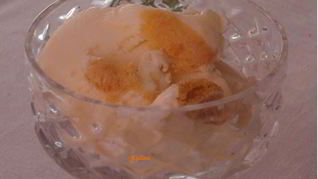 Ванильное мороженое с абрикосами