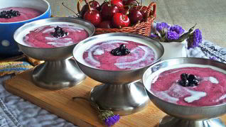 Черничный мусс под сливками