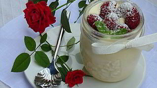 Крем-мусс из белого шоколада Роза-малина