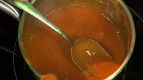 крокодиловый хвост с облепихово-можжевеловым муссом