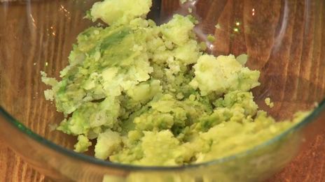 крокодиловый хвост с облепихово-можжевеловым муссом