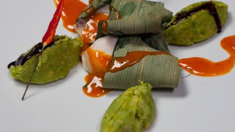 крокодиловый хвост с облепихово-можжевеловым муссом