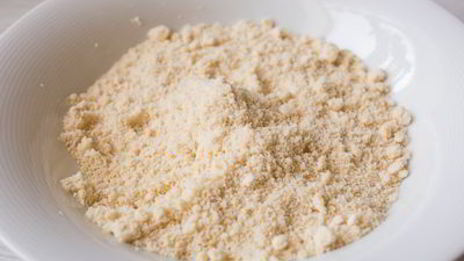 миндальный рулет с манговым муссом