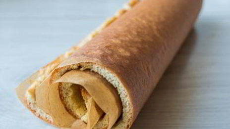 миндальный рулет с манговым муссом