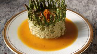 Мусс из курицы и спаржи с апельсиновым соусом