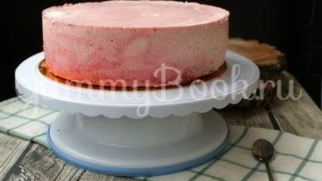 муссовый клубничный торт